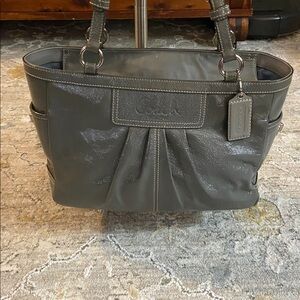 Coach 2009 Gray Patent Leather Pleated Gallery Tote (F13761)